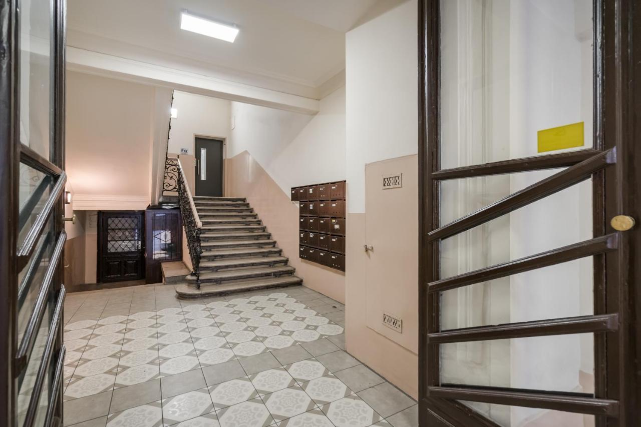 Bpr R20 Studio Home With A/C Budapest Esterno foto